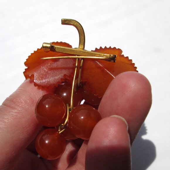 ✨🍇🧡 Vintage Amber Bunch of Grapes Brooch - Picture 7 of 12